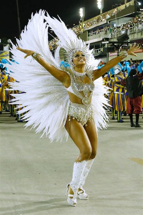 El Carnaval de Samba del Amor: Un encuentro explosivo entre Bruna Marquezine y el ritmo!